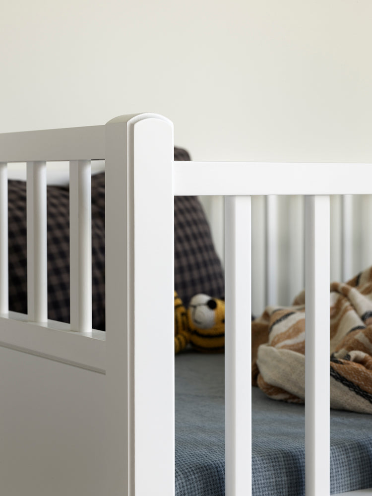 Letto a castello Oliver Furniture Seaside Classic con scaletta inclinata, Bianco