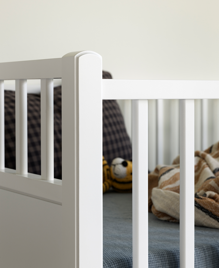 Seaside Classic bunk bed with slant ladder, White