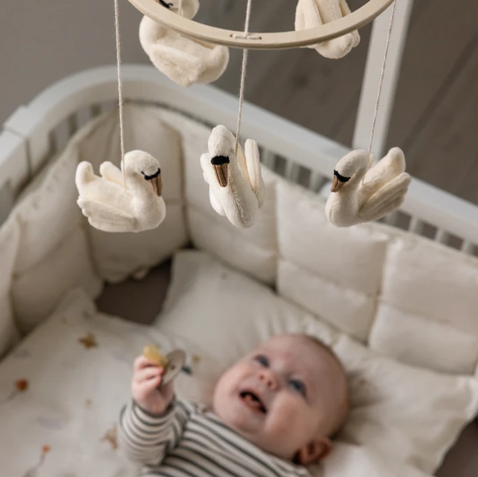 Baby mobile, Swans