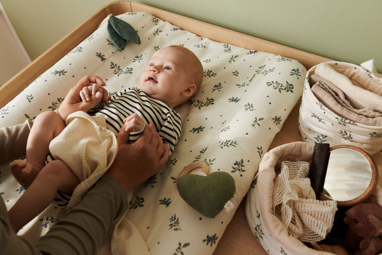 Dove changing cushion large, blueberries