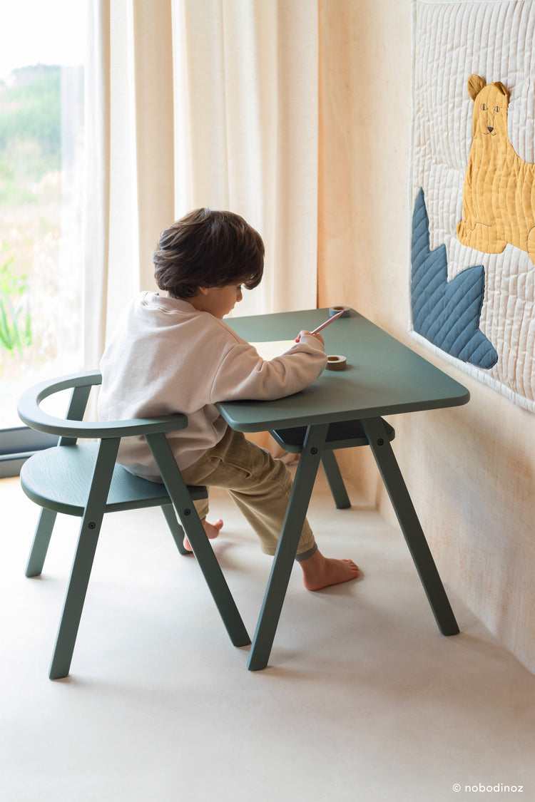 Kid table Growing green, deep green