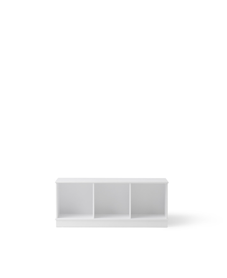 Wood shelving unit 3x1 with base, White