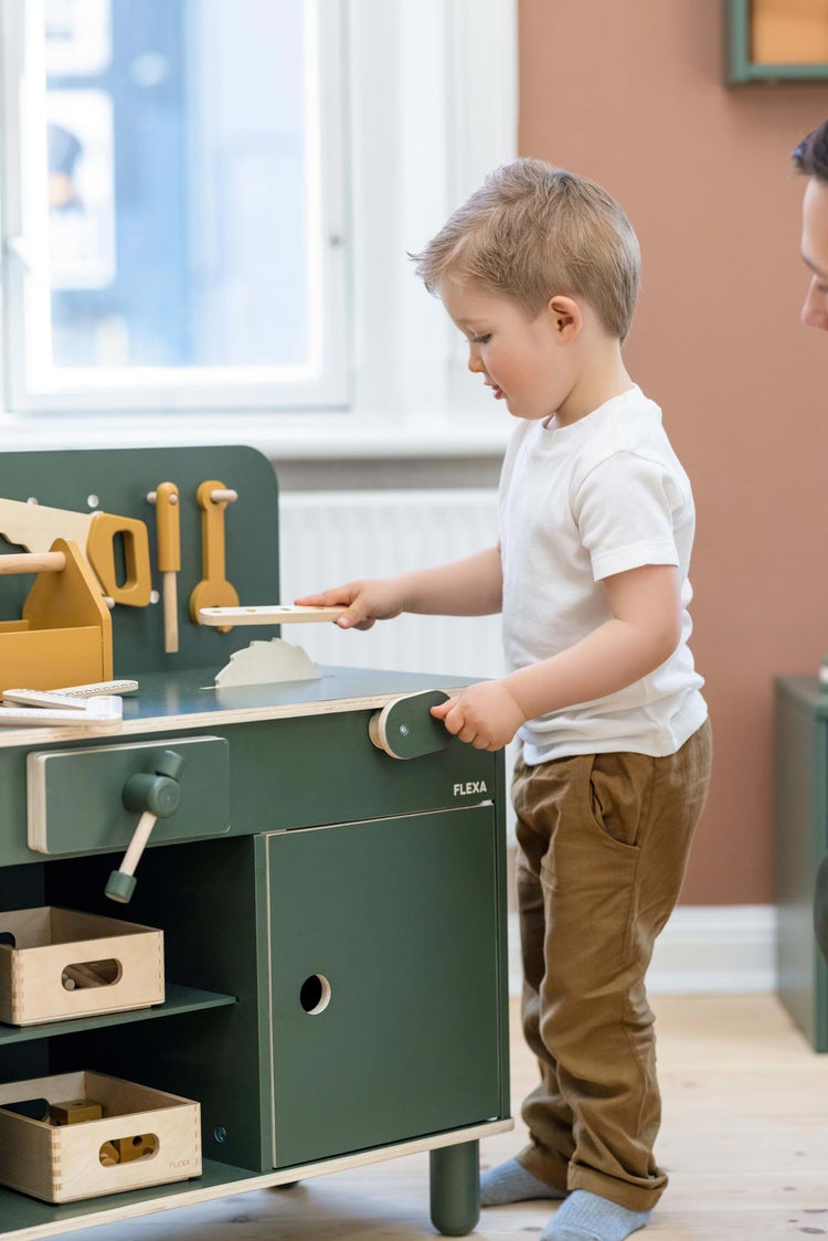 Play The Workbench, Green